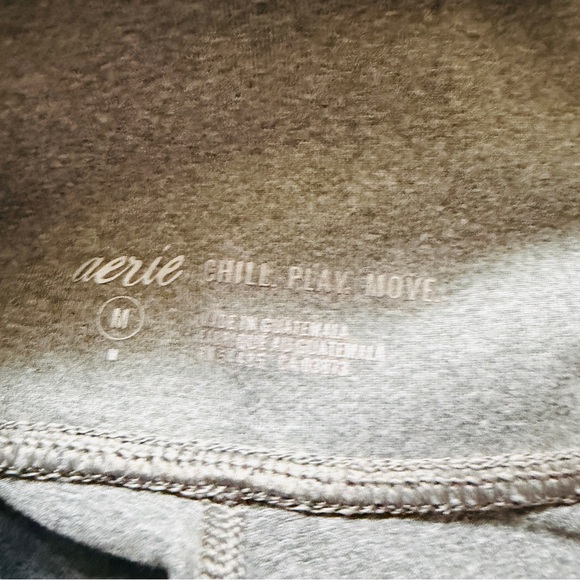 Aerie Gray & Black Chill Play Move Leggings - Picture 3 of 3